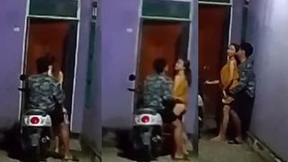 Bocil VIral di Awal Tahun 2026 Ngentot di Depan Rumah
